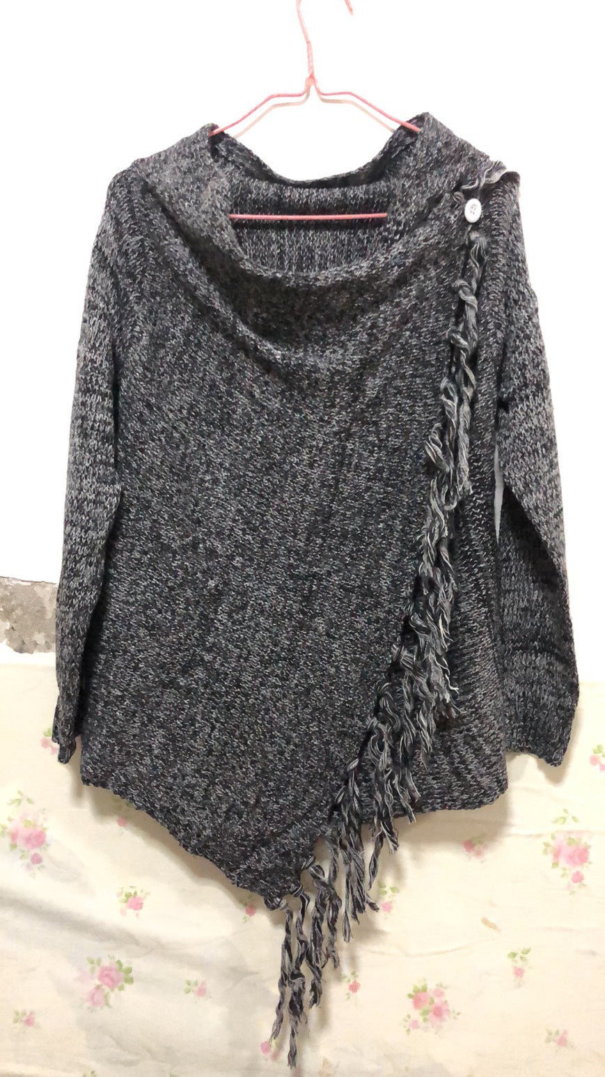 Winter new arrival knitted sweater with tassels and diagonal lines for women